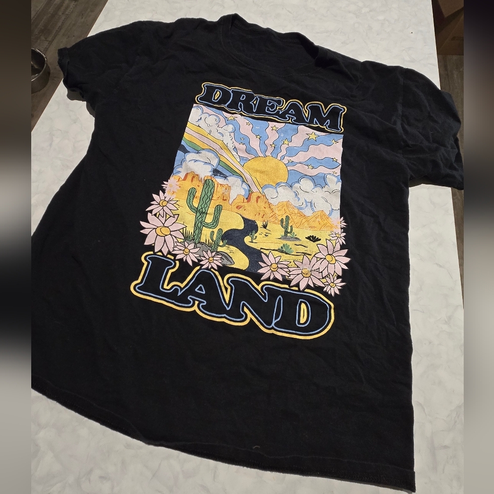 Dream Land Mens Black Graphic T-Shirt Size Medium